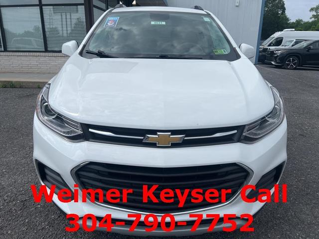 Photo of 2022 Summit White Chevrolet Trax