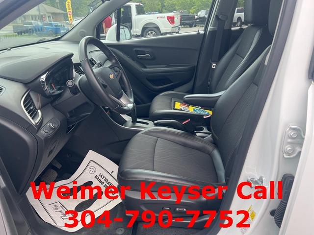Photo of 2022 Summit White Chevrolet Trax