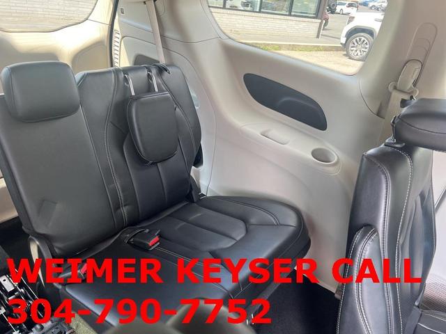 Photo of 2023 Velvet Red Pearlcoat Chrysler Pacifica