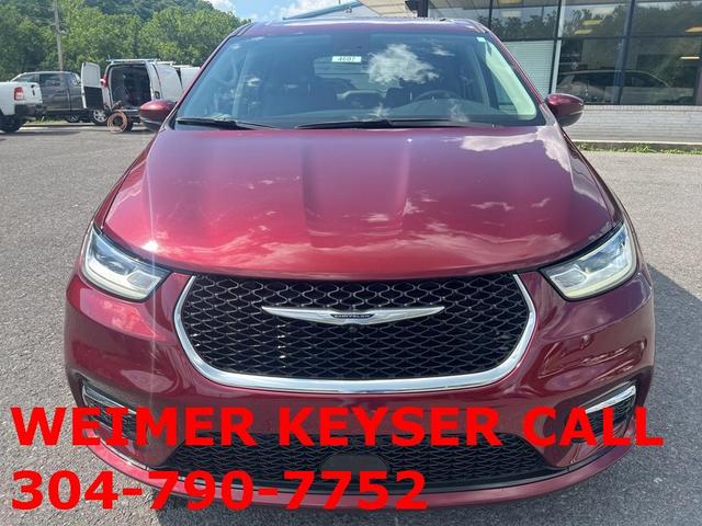 Photo of 2023 Velvet Red Pearlcoat Chrysler Pacifica
