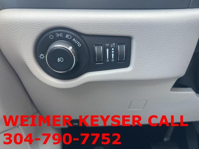Photo of 2023 Velvet Red Pearlcoat Chrysler Pacifica