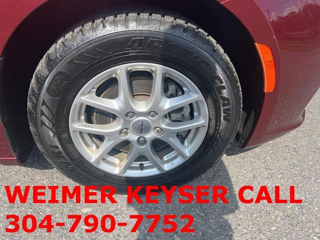 Photo of 2023 Velvet Red Pearlcoat Chrysler Pacifica