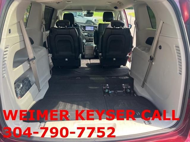 Photo of 2023 Velvet Red Pearlcoat Chrysler Pacifica