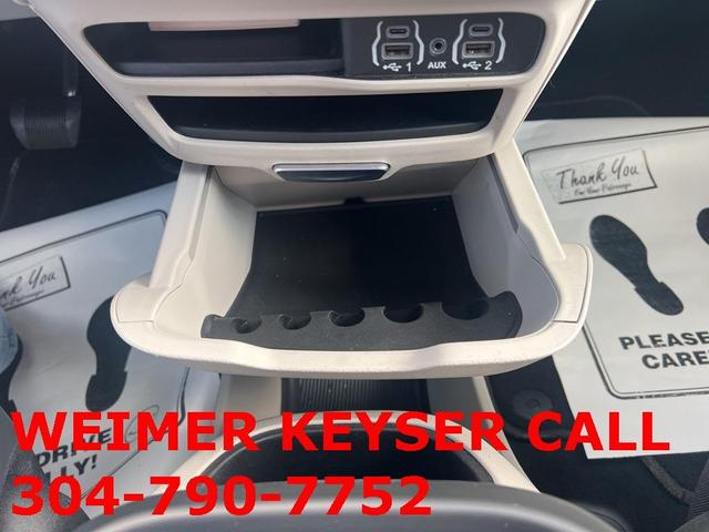 Photo of 2023 Velvet Red Pearlcoat Chrysler Pacifica