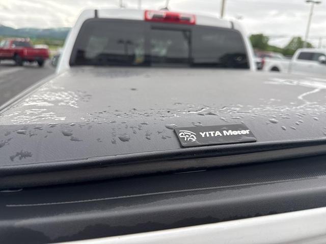 Photo of 2022 Summit White Chevrolet Colorado