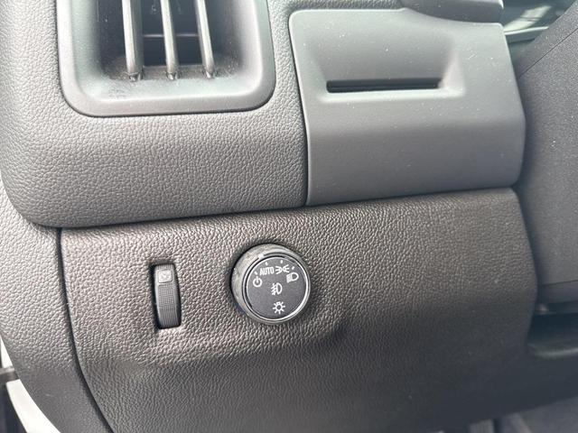 Photo of 2022 Summit White Chevrolet Colorado