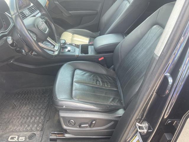 Photo of 2019 Manhattan Gray Metallic Audi Q5