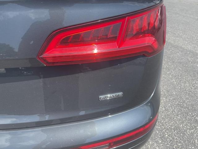 Photo of 2019 Manhattan Gray Metallic Audi Q5