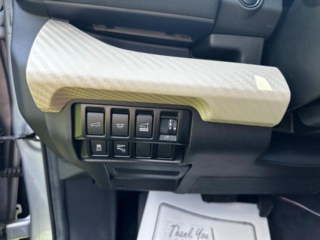Photo of 2022 Ice Silver Metallic Subaru Ascent