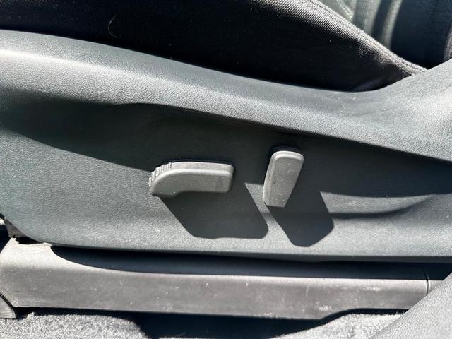 Photo of 2022 Ice Silver Metallic Subaru Ascent