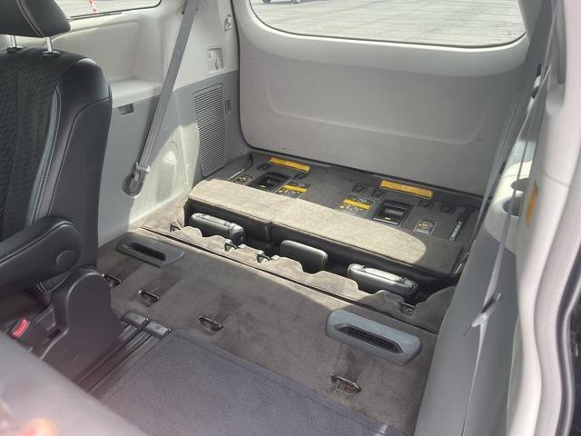 Photo of 2013 Black Toyota Sienna