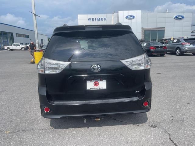 Photo of 2013 Black Toyota Sienna