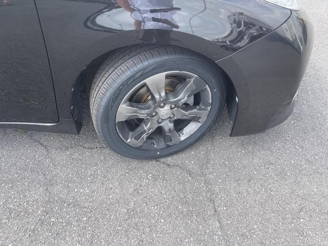 Photo of 2013 Black Toyota Sienna