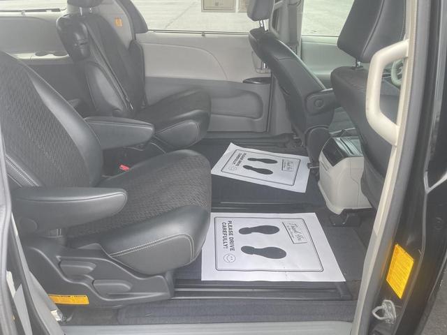 Photo of 2013 Black Toyota Sienna
