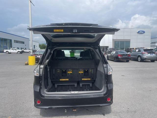 Photo of 2013 Black Toyota Sienna