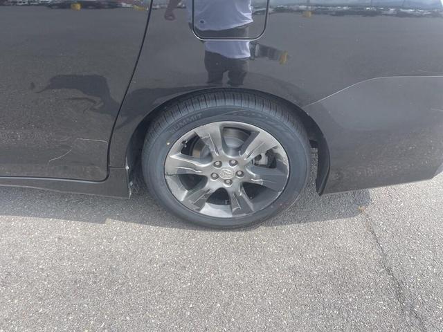 Photo of 2013 Black Toyota Sienna