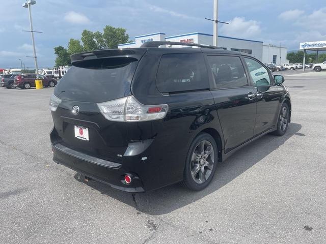 Photo of 2013 Black Toyota Sienna