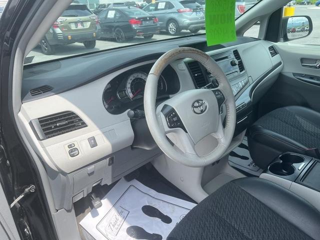 Photo of 2013 Black Toyota Sienna