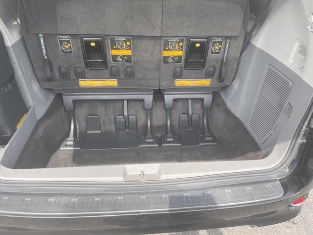 Photo of 2013 Black Toyota Sienna