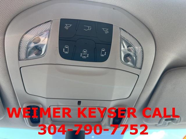 Photo of 2023 Brilliant Black Crystal Pearlcoat Chrysler Pacifica