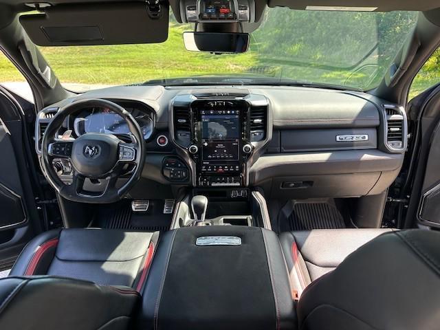 Photo of 2024 Diamond Black Crystal Pearlcoat RAM 1500
