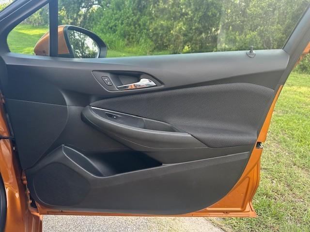 Photo of 2017 Orange Burst Metallic Chevrolet Cruze