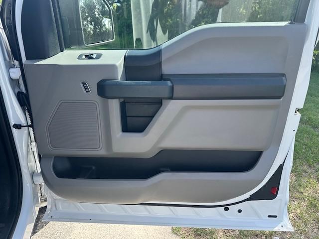 Photo of 2016 Oxford White Ford F-150