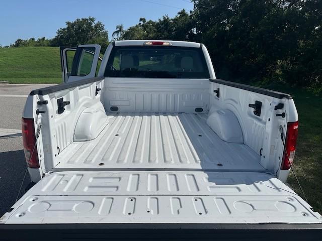 Photo of 2016 Oxford White Ford F-150