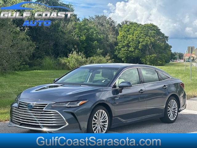 Photo of 2020 Harbor Gray Metallic Toyota Avalon Hybrid