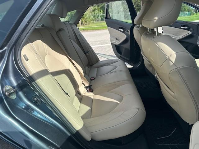 Photo of 2020 Harbor Gray Metallic Toyota Avalon Hybrid