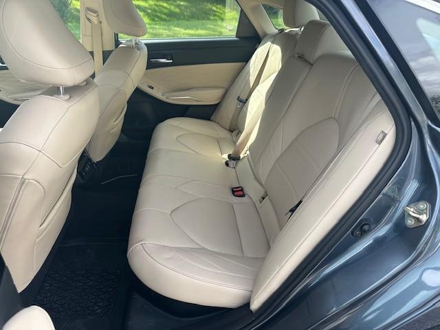 Photo of 2020 Harbor Gray Metallic Toyota Avalon Hybrid