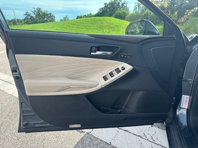 Photo of 2020 Harbor Gray Metallic Toyota Avalon Hybrid