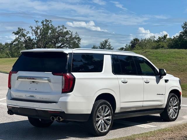 Photo of 2021 Summit White GMC Yukon XL