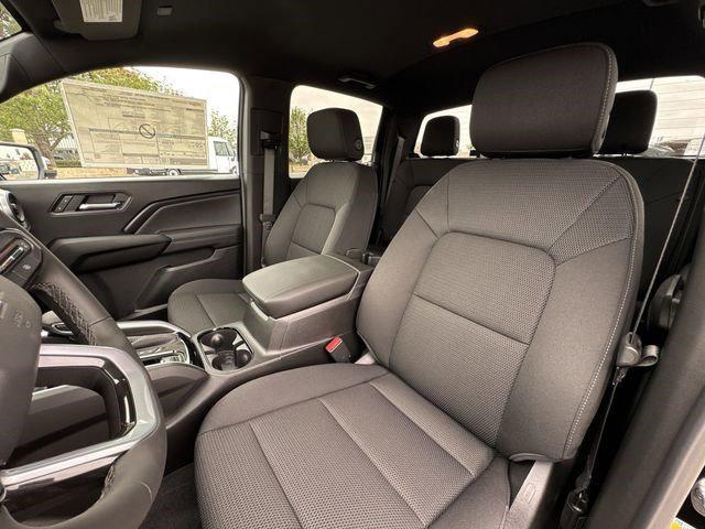 Photo of 2025 Black Chevrolet Colorado