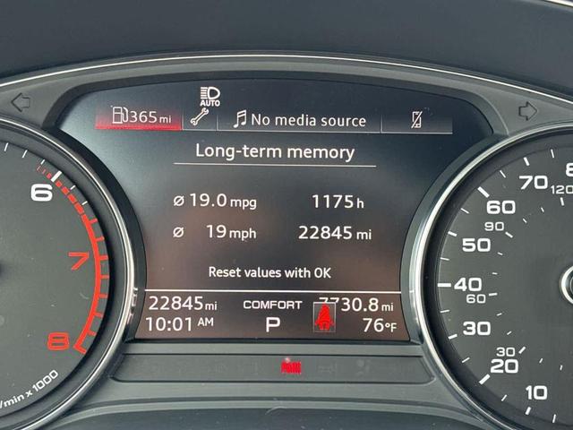 Photo of 2022 Daytona Gray Pearl Effect Audi Q5