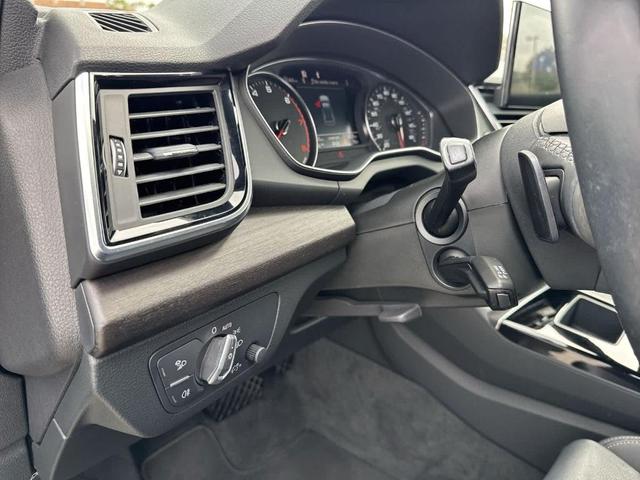 Photo of 2022 Daytona Gray Pearl Effect Audi Q5