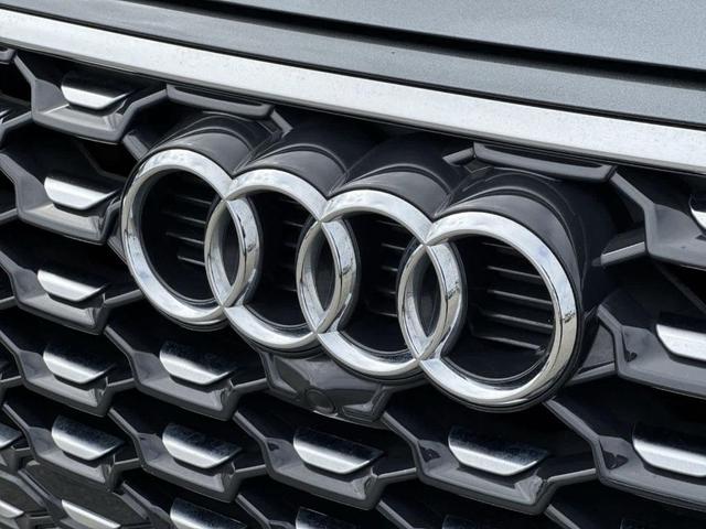 Photo of 2022 Daytona Gray Pearl Effect Audi Q5