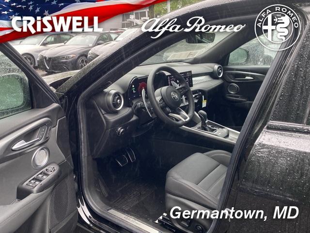 Photo of 2024 Alfa Black Alfa Romeo Tonale