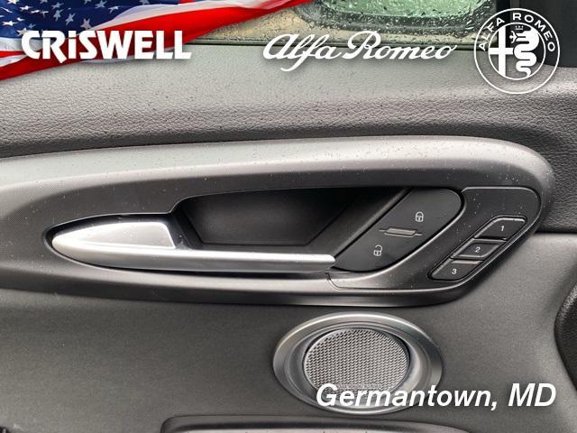 Photo of 2024 Alfa Black Alfa Romeo Tonale