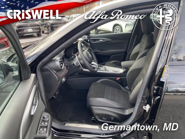 Photo of 2024 Alfa Black Alfa Romeo Tonale