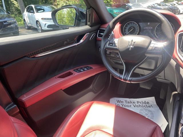 Photo of 2022 Nero Ribelle Metallic Maserati Ghibli