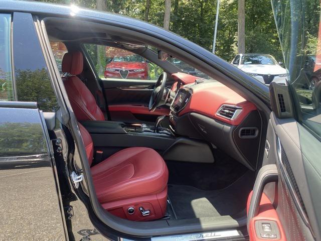 Photo of 2022 Nero Ribelle Metallic Maserati Ghibli