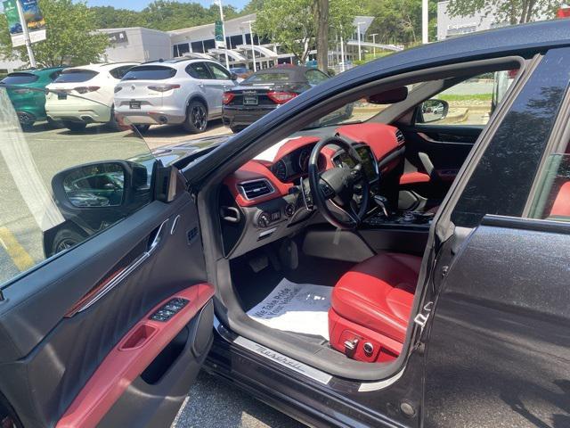 Photo of 2022 Nero Ribelle Metallic Maserati Ghibli