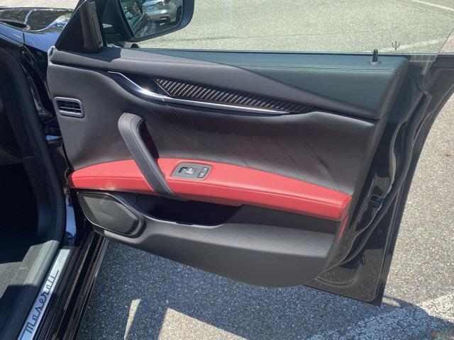 Photo of 2022 Nero Ribelle Metallic Maserati Ghibli