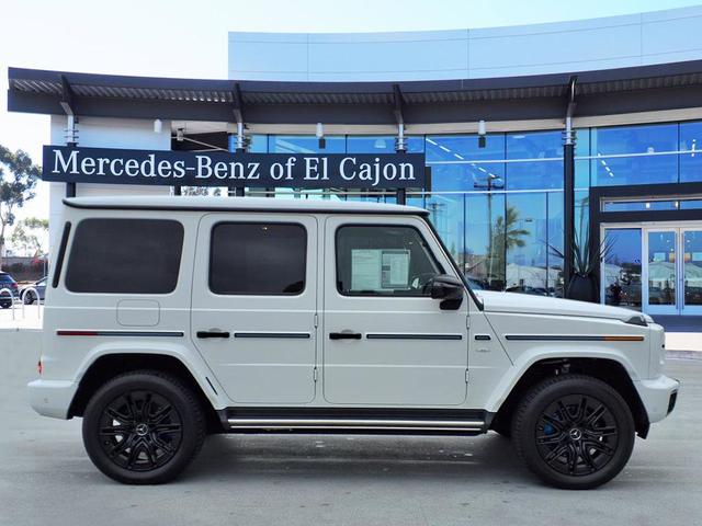 Photo of 2025 MANUFAKTUR Moonlight White Magno Mercedes-Benz G-Class