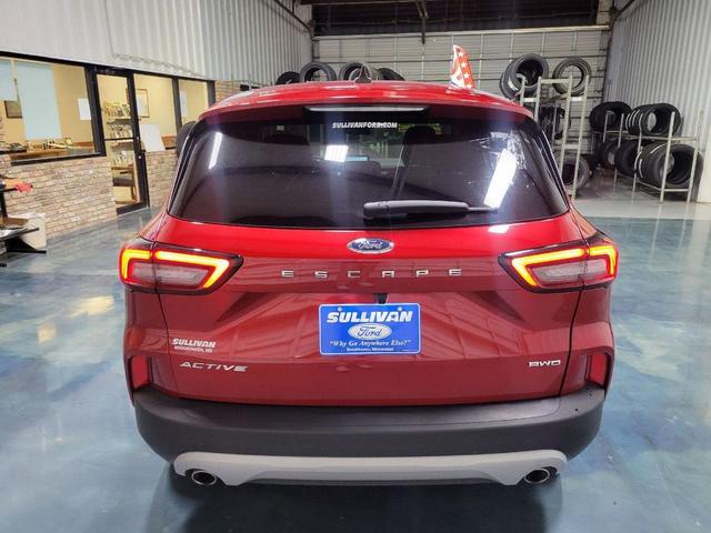 Photo of 2023 Rapid Red Metallic Tinted Clearcoat Ford Escape