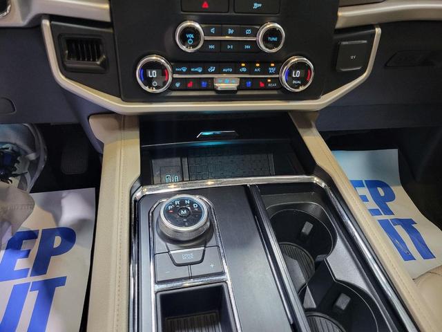 Photo of 2022 Star White Metallic Tri-Coat Ford Expedition