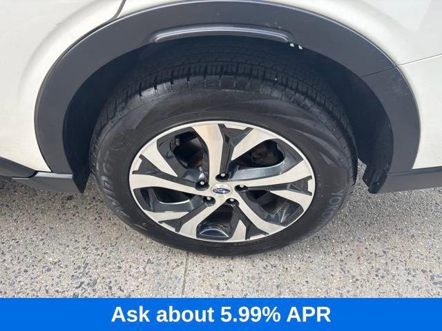 Photo of 2022 White Subaru Outback