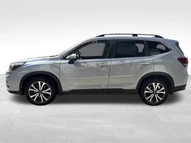 Photo of 2021 Gray Subaru Forester