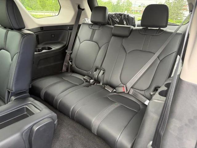 Photo of 2025 Crystal Black Pearl Honda Pilot
